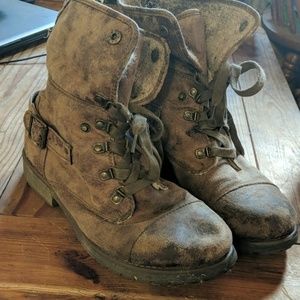 Roxy Boots
